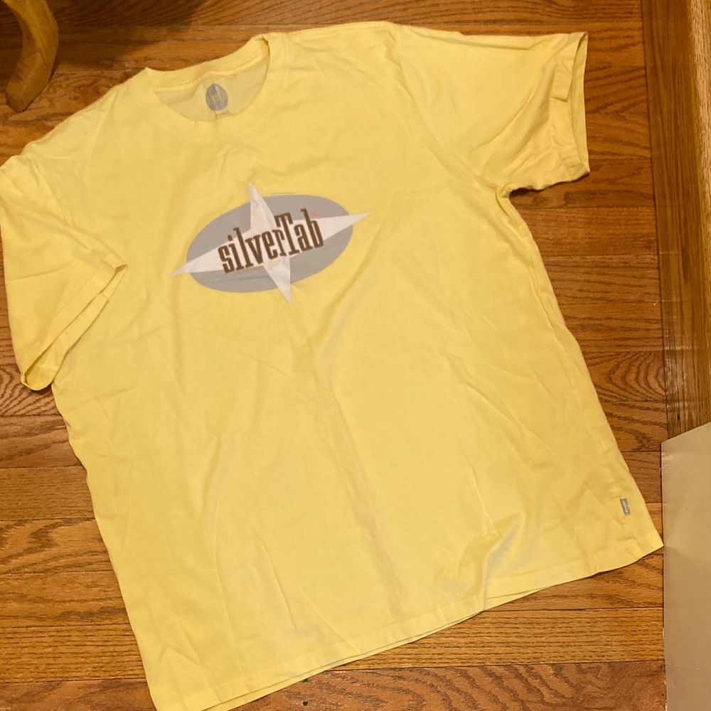 Levi's Silvertab Yellow Short Sleeve Tee